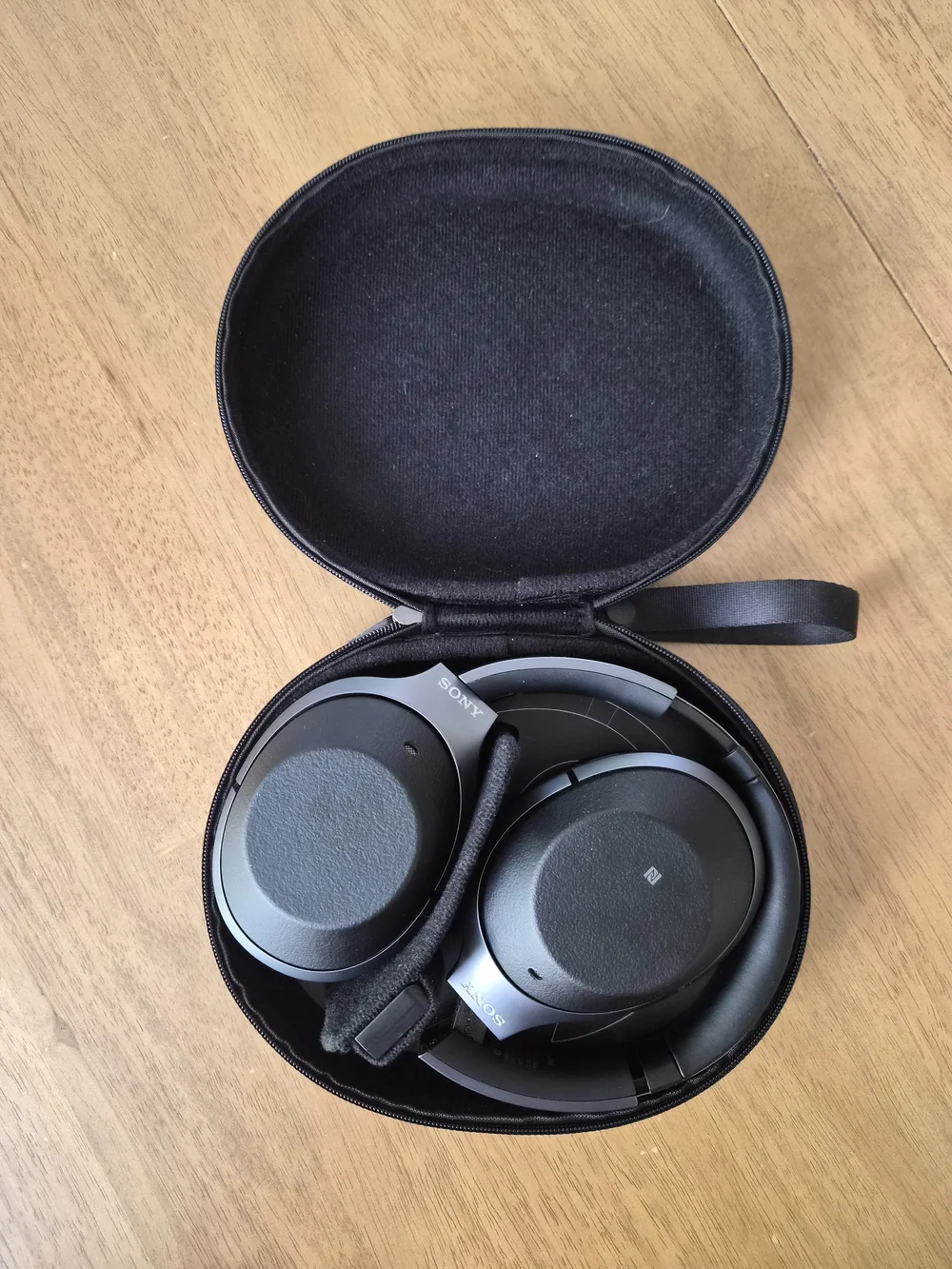 Sony WH-1000XM2 wireless noise-canceling headphones in black with case & cables